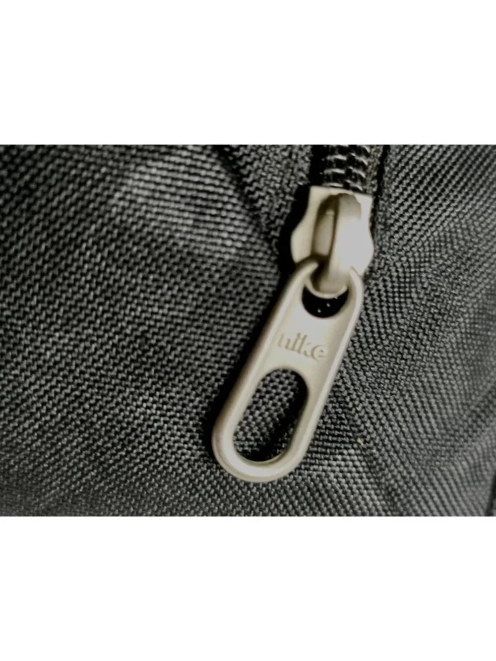 Nike Brasilia Duffle Bag Black White Swoosh Athletic Zip Side Pockets Gym Large